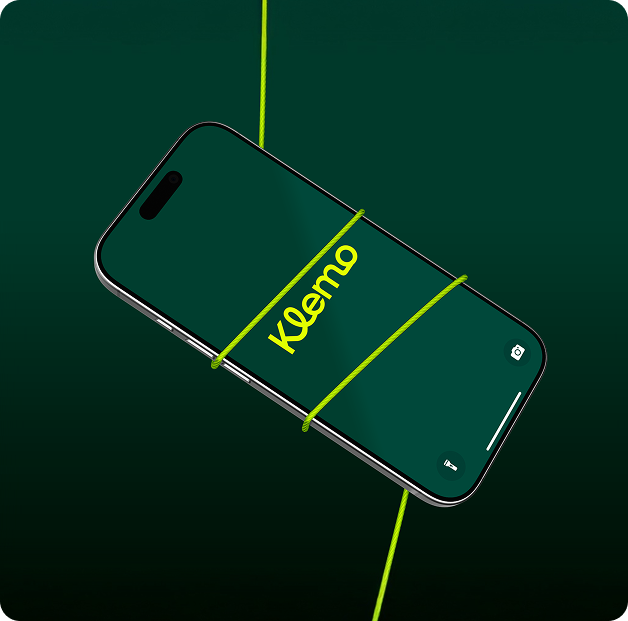 Figure → Free_Realistic_iPhone_16_Pro_in_Hand_Mockup copie