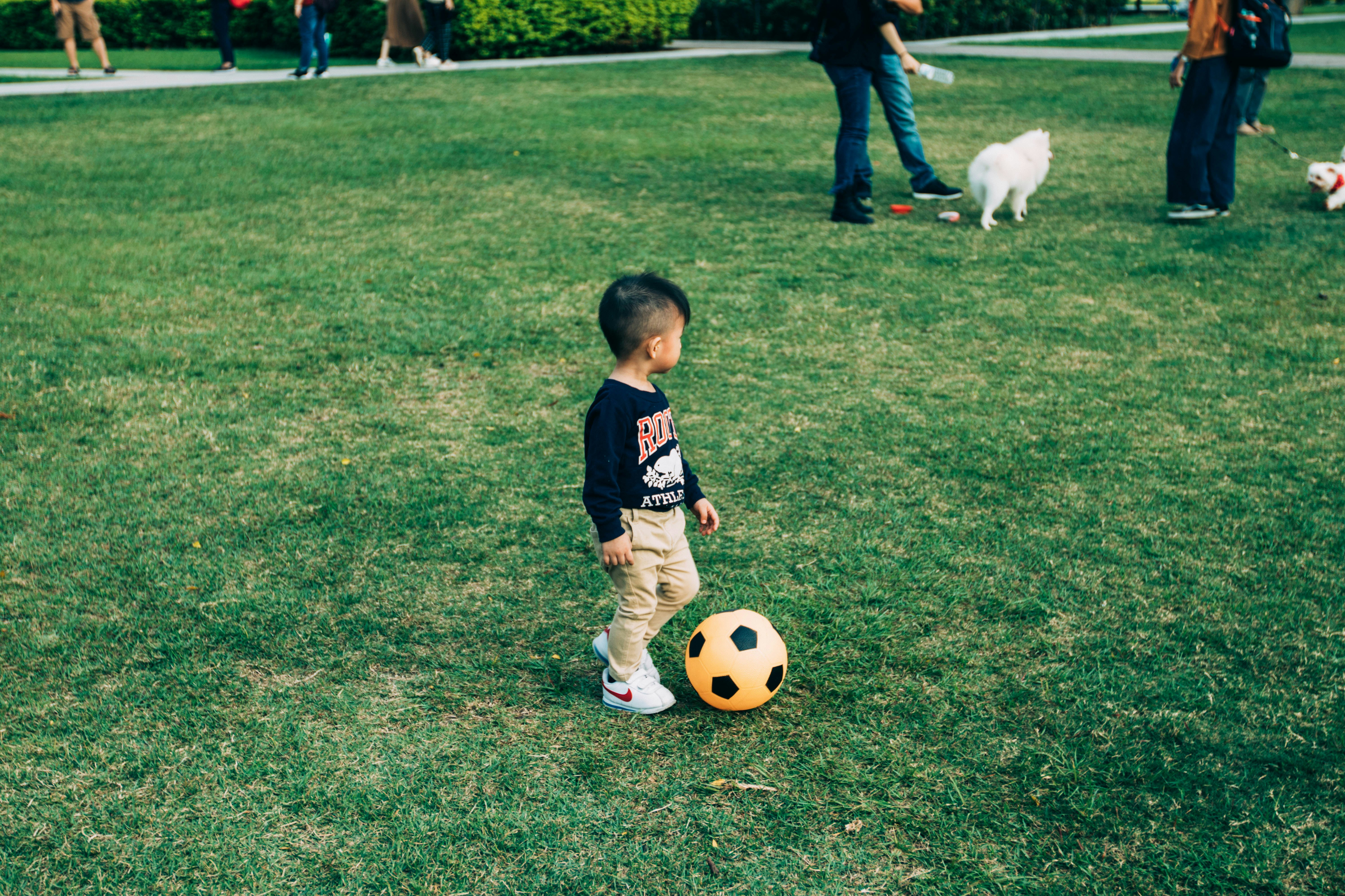 enfant ballon foot